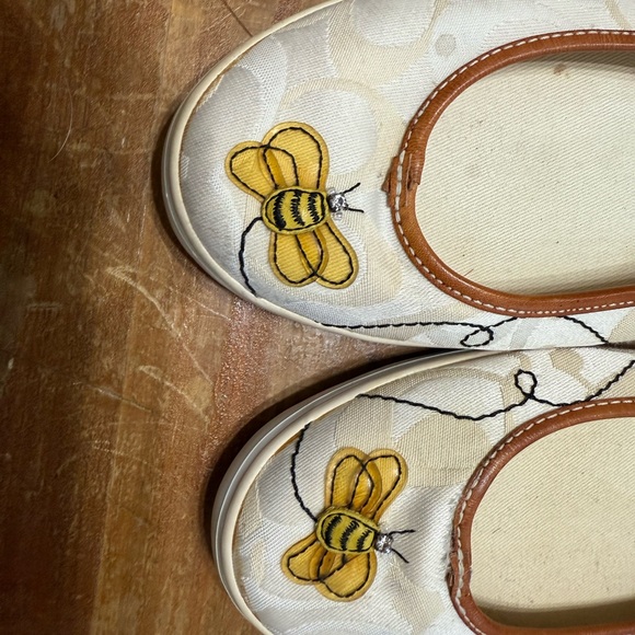 Coach Bee Flats - Picture 3 of 5